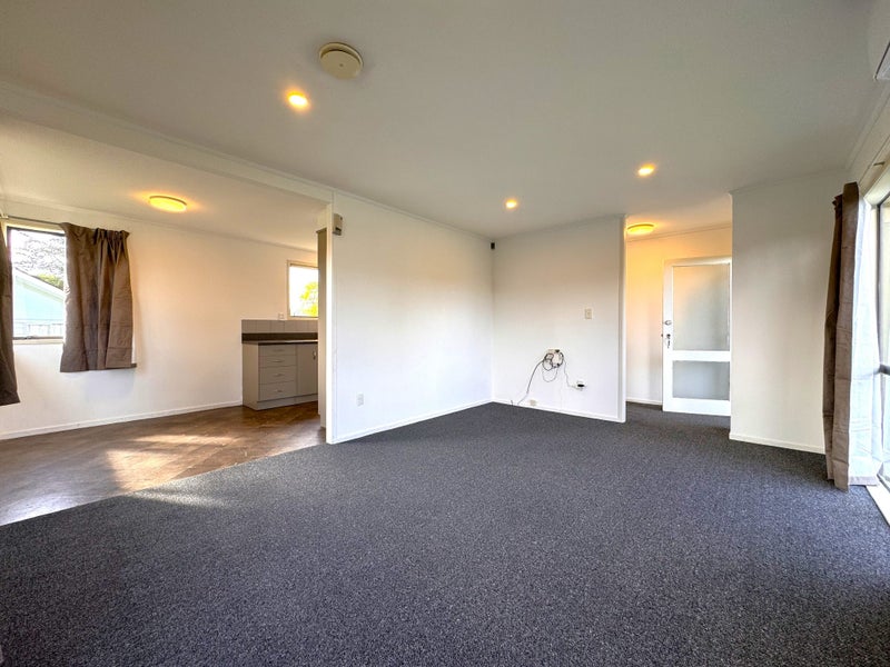 20 Camphora Place, Ranui, Auckland - Carousel 2