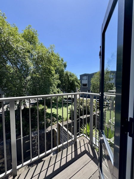 30 Dovedale Place, Parnell, Auckland - Carousel 2