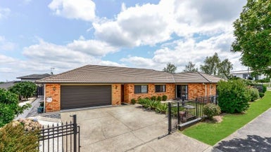 47 Somerton Drive, Huntington, Hamilton - Carousel 1
