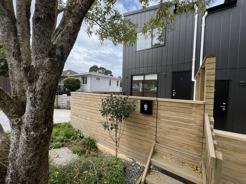 5 Glenford Lane, Te Atatu Peninsula, Auckland - Carousel 1