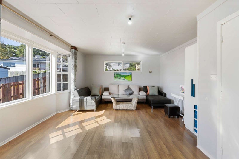 101 Oaktree Avenue, Browns Bay, Auckland - Carousel 1