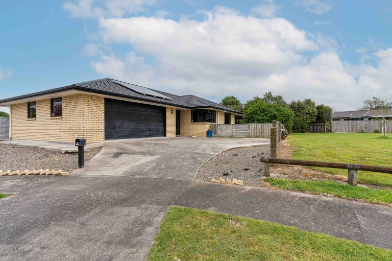 15 Diamond Court, Ashhurst, Ashhurst - Carousel 1