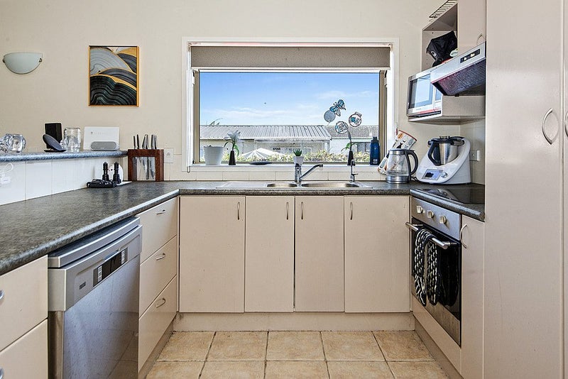 39 Greenstone Place, Clover Park, Auckland - Carousel 2
