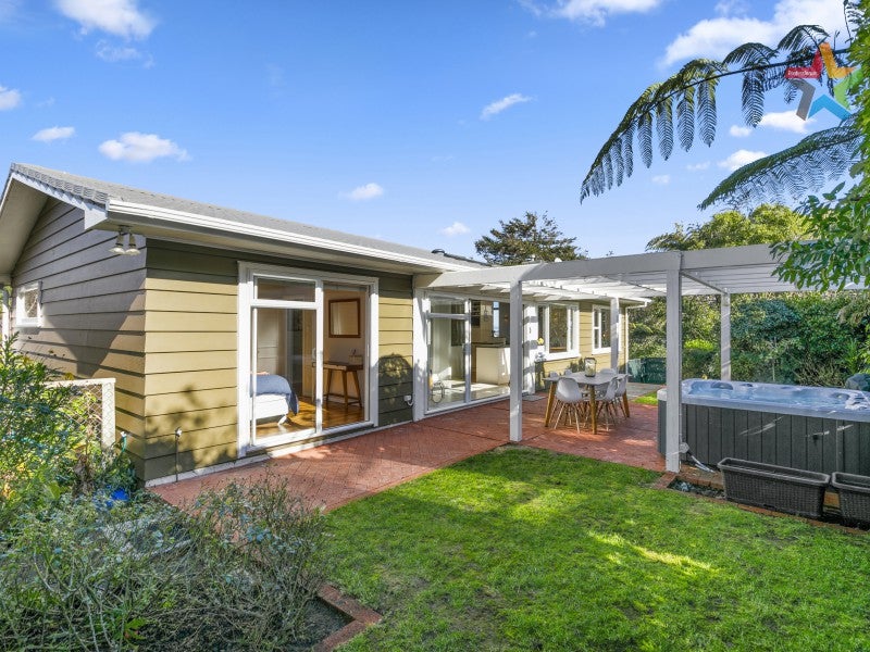 14 Pomare Road, Tirohanga, Lower Hutt - Carousel 1