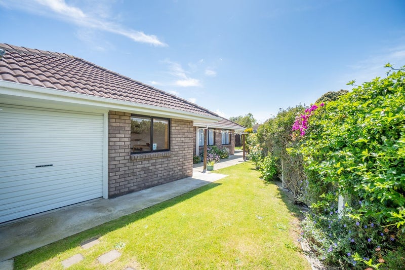5 Seville Court, Terrace End, Palmerston North - Carousel 16