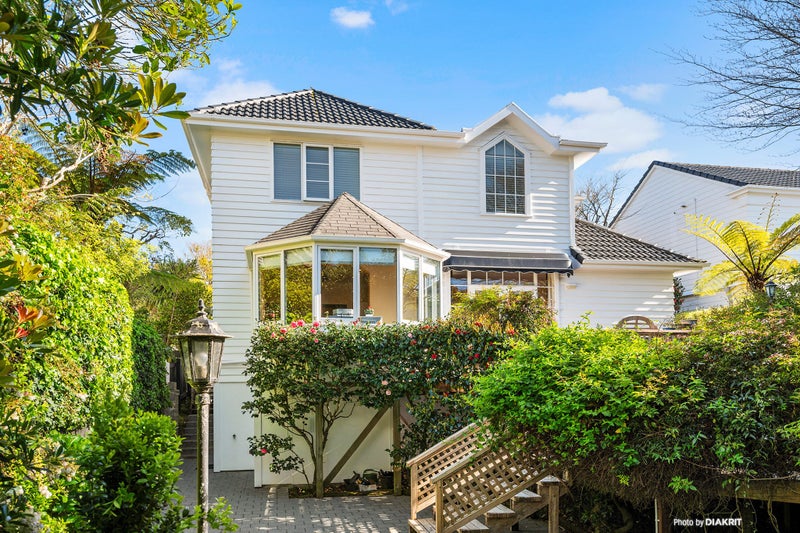 4 Bristow Place, Karori, Wellington - Carousel 1