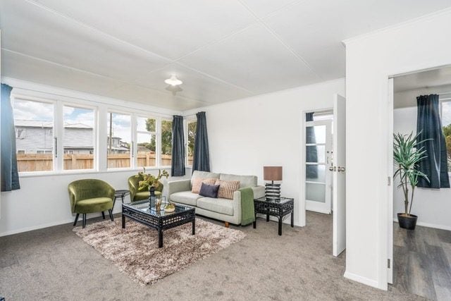 5 Firth Crescent, Otara, Auckland - Carousel 2