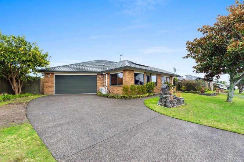 32 Summerland Crescent, Papamoa Beach, Papamoa - Carousel 1