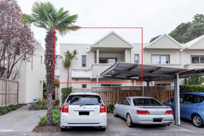 73B/21 Hunters Park Drive, Three Kings, Auckland - Carousel 2