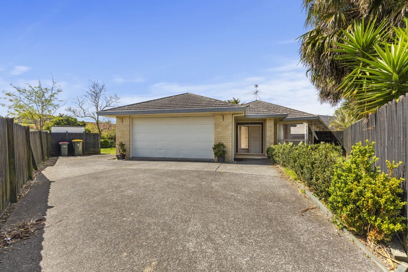 37 Matterhorn Crescent, Northpark, Auckland - Carousel 1