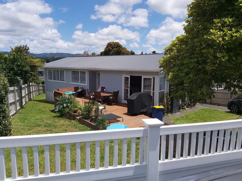 4 Gregg Place, Sunnyvale, Auckland - Carousel 2