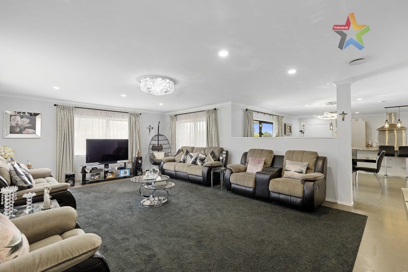 38 Kirton Drive, Riverstone Terraces, Upper Hutt - Carousel 2