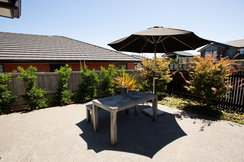 1/6 Gallants Place, Flagstaff, Hamilton - Carousel 1