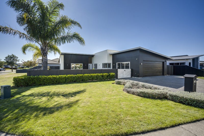 14 Pacific Avenue, Poraiti, Napier - Carousel 21