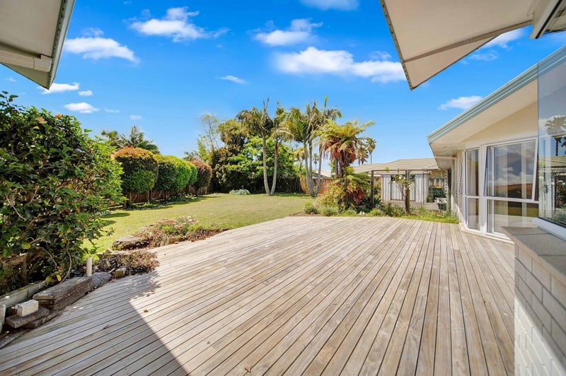 11 Perotti Place, Conifer Grove, Takanini - Carousel 1