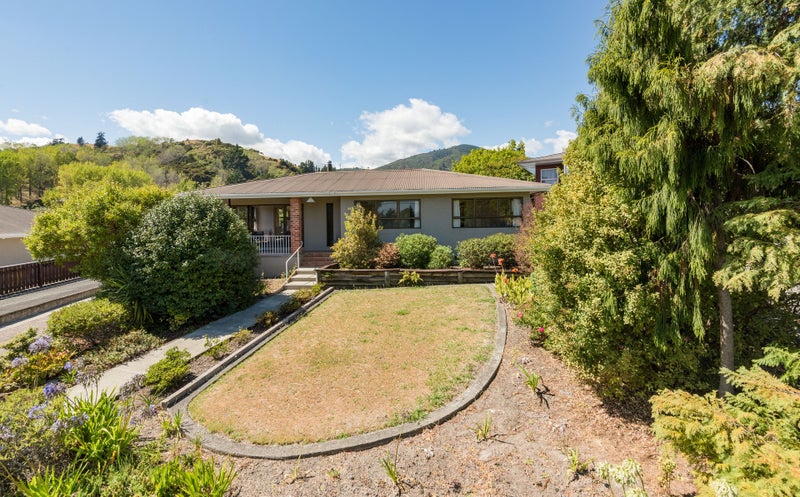 21 The Ridgeway, Enner Glynn, Nelson - Carousel 1