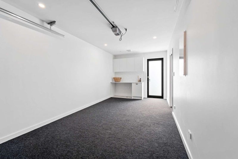 16E Hamurana Place, Te Atatu Peninsula, Auckland - Carousel 11