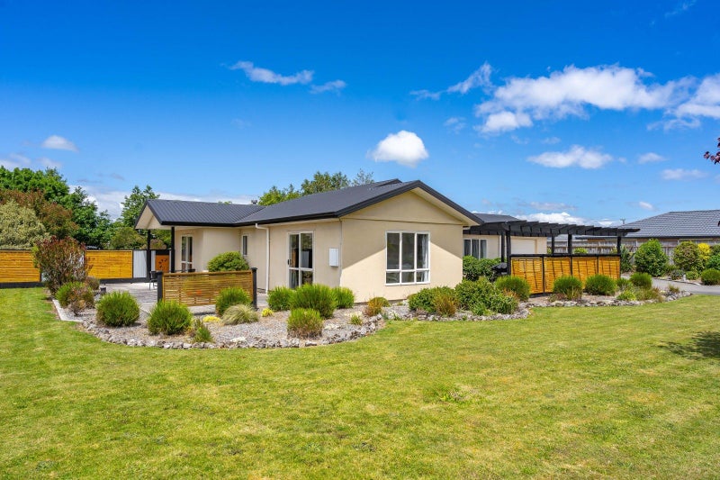 2 Daffodil Grove, Carterton, Carterton - Carousel 2