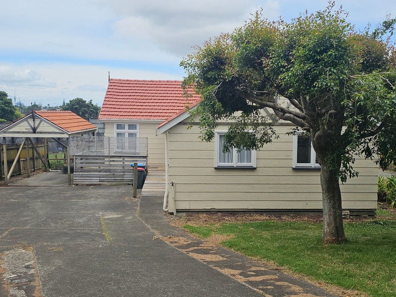 65 Ernie Pinches Street, Wesley, Auckland - Carousel 1