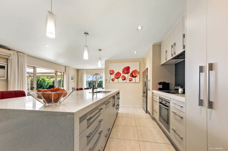 26 Connemara Court, West Harbour, Auckland - Carousel 1