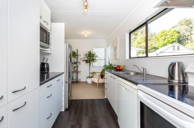 5 Beveridge Place, Greenmeadows, Napier - Carousel 1