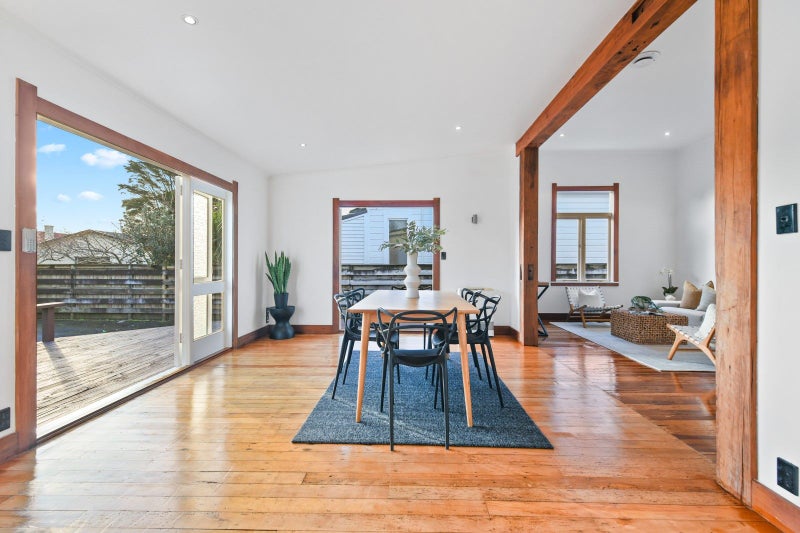 12 Bond Street, Hamilton East, Hamilton - Carousel 1