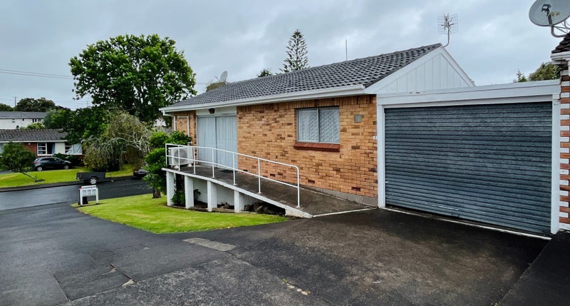 1/6 Hawthorne Place, Ellerslie, Auckland - Carousel 1