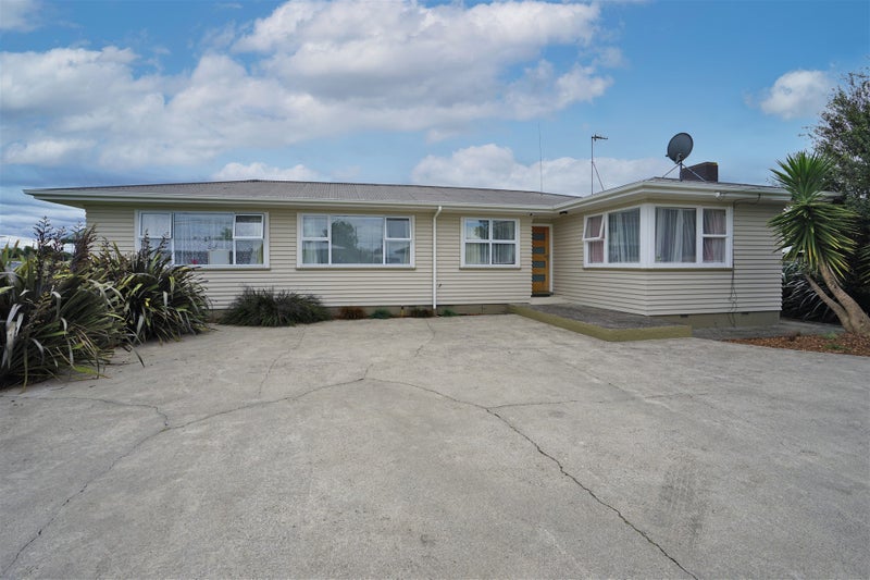 43 Sheridan Street, Silverdale, Hamilton - Carousel 1