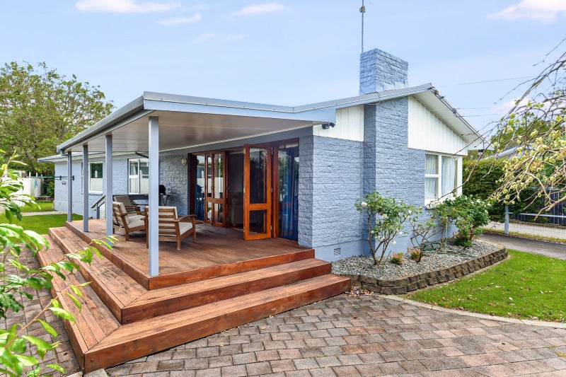 44 Tudor Crescent, Chedworth, Hamilton - Carousel 2