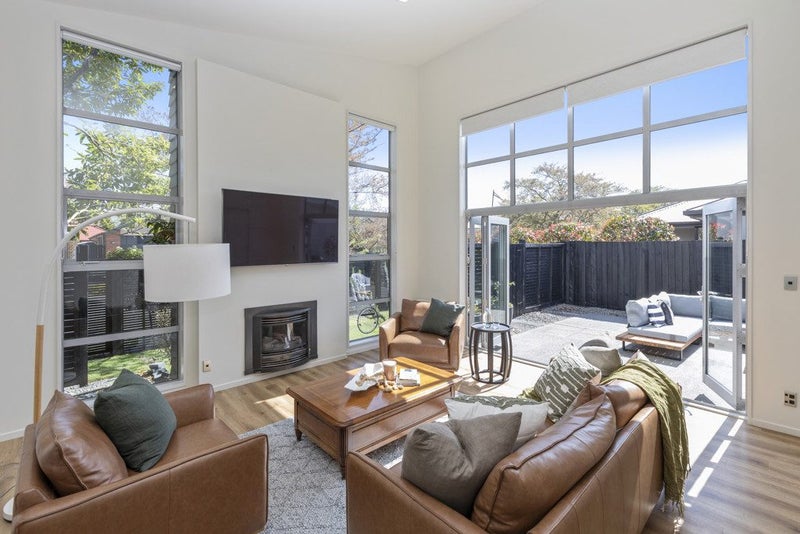 19 Parkside Crescent, Northwood, Christchurch - Carousel 2