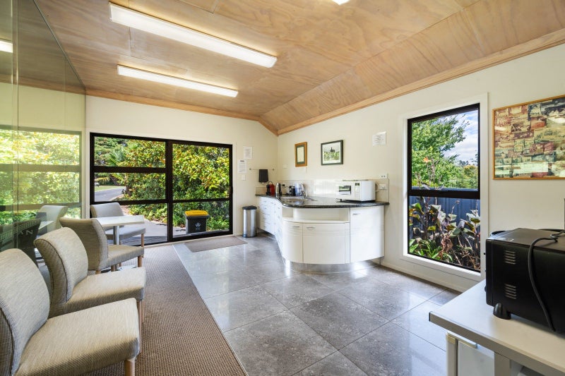 349 Clifton Road, Howick - Carousel 50