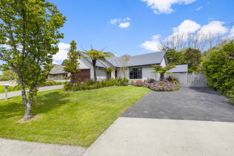 33 Callum Brae Drive, Rototuna, Hamilton - Carousel 1