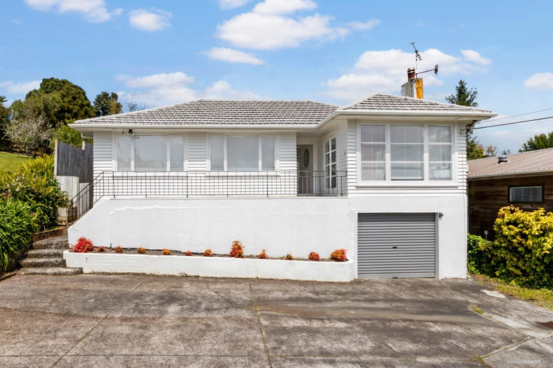 2/6 Neal Avenue, Glenfield, Auckland - Carousel 1