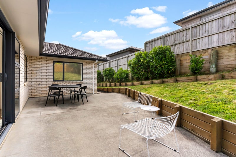 11 Karika Place, Massey, Auckland - Carousel 2