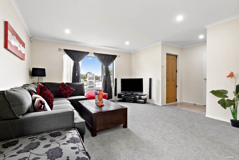 5 Villino Place, Randwick Park, Auckland - Carousel 1