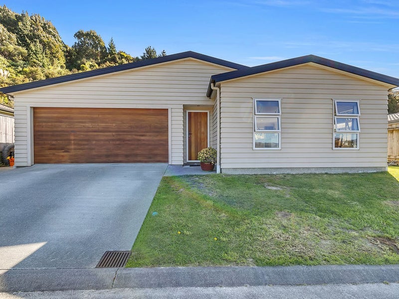 10 Moonraker Place, Whitby, Porirua - Carousel 1