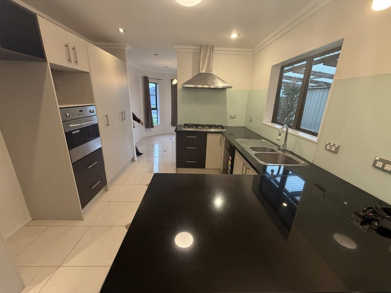 30 Kestev Drive, Flat Bush, Auckland - Carousel 2