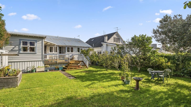 368 Lake Road, Takapuna, Auckland - Carousel 1