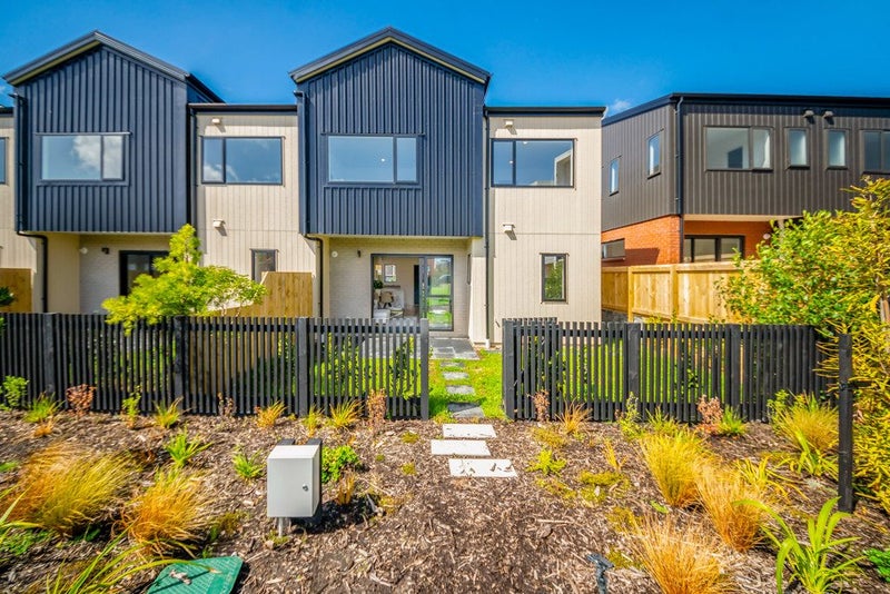 8 Hokoteta Street, Mount Wellington, Auckland - Carousel 1