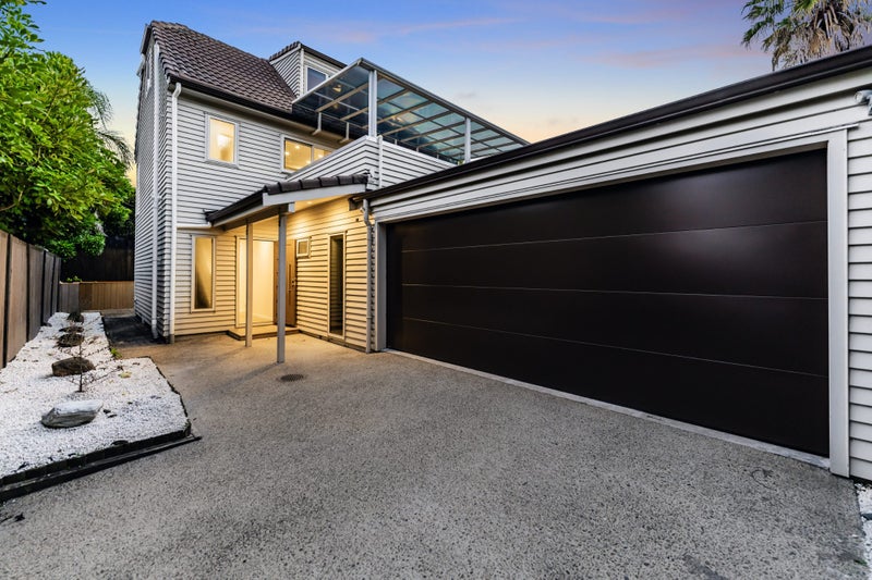 2/6 Roseberry Avenue, Birkenhead, Auckland - Carousel 1