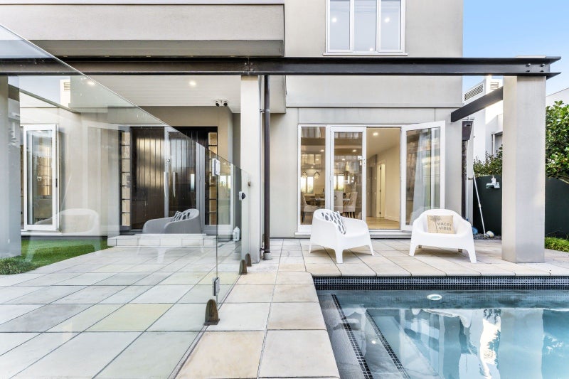 39E St Stephens Avenue, Parnell, Auckland - Carousel 2