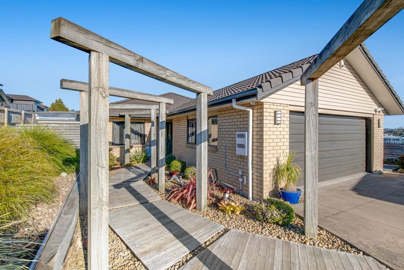 16 Seamount Drive, Red Beach, Red Beach - Carousel 2