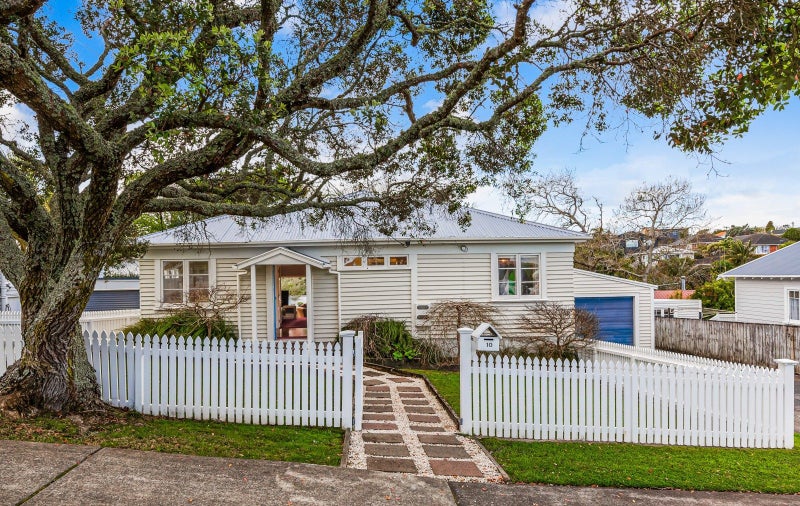 10 Cassino Street, Bayswater, Auckland - Carousel 2