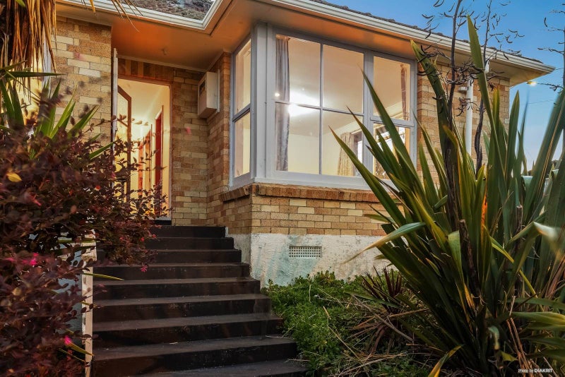 7 Te Wheoro Street, MEREMERE, MERCER - Carousel 2