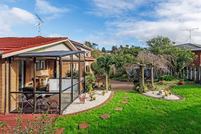 9 Sandiacre Way, Browns Bay, Auckland - Carousel 2