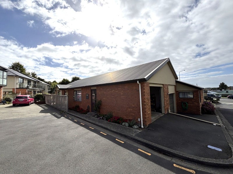 204B South Road, Caversham, Dunedin - Carousel 1