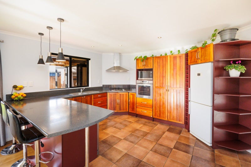 34 Meridian Grove, Kelvin Grove, Palmerston North - Carousel 2