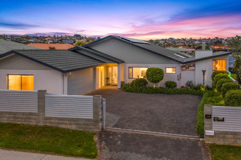 103 Marina View Drive, West Harbour, Auckland - Carousel 1