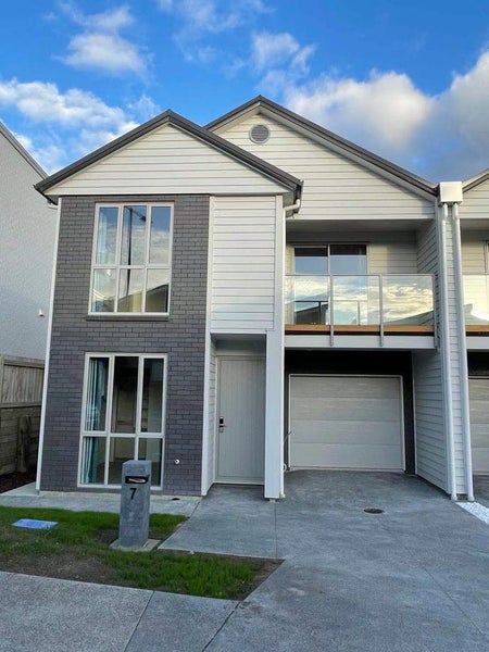 7 Quarters Lane, Beachlands, Auckland - Carousel 1