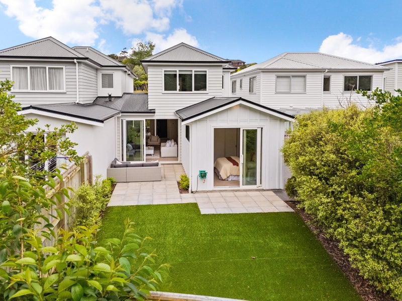 8 Glide LANE, WHITBY, PORIRUA - Carousel 1